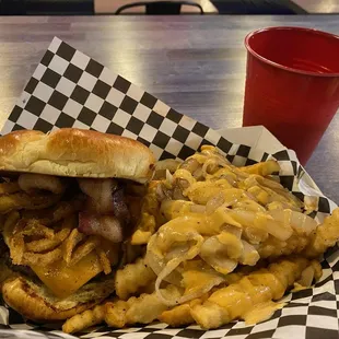 Bubba &quot;J&quot; Burger with Soap Yo Mama fries.