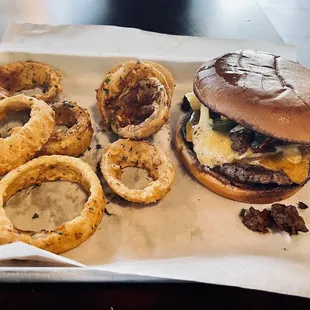 Santana Burger W/ King Rings