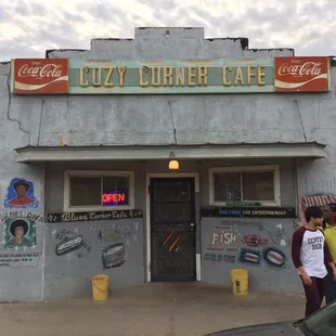 This is a classic Delta eatery. It&apos;s a real place where you can have a great meal and honest conversation. Try catfish and ribs.