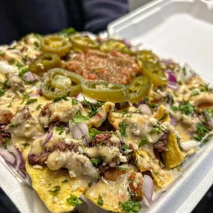 a tray of nachos