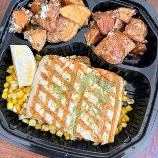 Ono with Rosemary Potatoes with Garlic, Corn