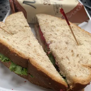 Turkey cranberry on wheat