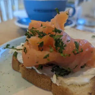 Flat white+ smoked salmon