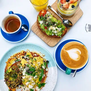 Soft Chili Scramble w/ Avocado