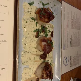 Seared Scallops w/ Roasted Jalapeño Aioli*