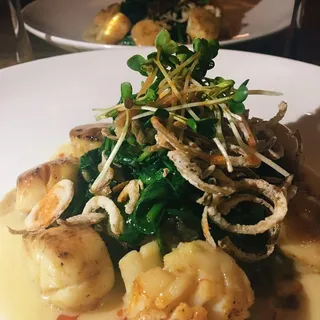 Seared Eastern Sea Scallops*