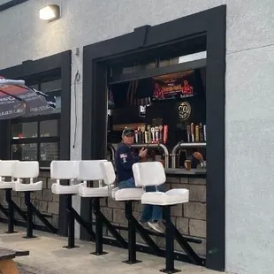 52 Beers on tap! Out door seating!