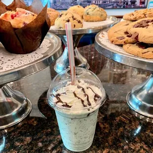 Best Breakfast &amp; Lunch In Town!