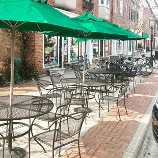 Best Breakfast &amp; Lunch In Town!