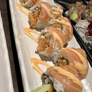Crazy Salmon Roll(8pcs)