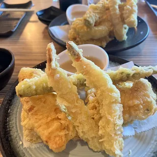 SHRIMP & VEGETABLE TEMPURA