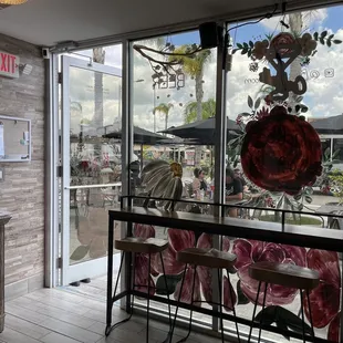 the outside of the restaurant