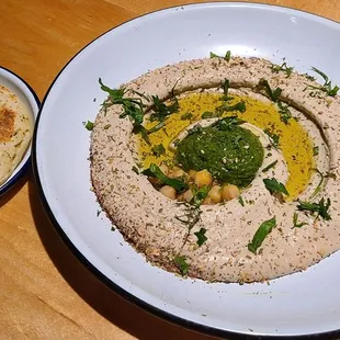Traditional Hummus &amp; pita bread