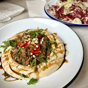 Spiced beef hummus