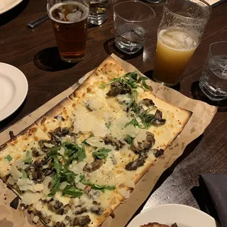 Mushroom & Arugula Flatbread