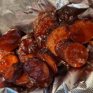 Too much sauce and not enough flavor in the sausage