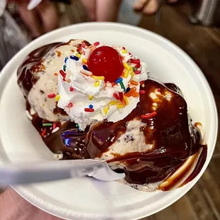Brownie sundae