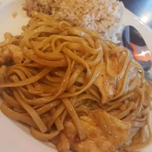 Chicken Lo Mein