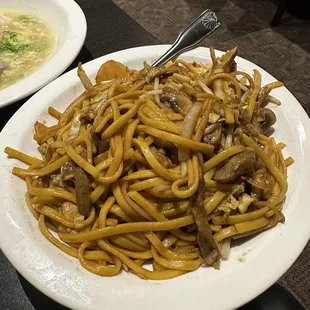 Bbq pork lo mein
