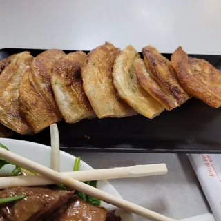 Green Onion Pancake with House Meat Sauce