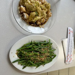 Steamed Noodles Roll with Wonton