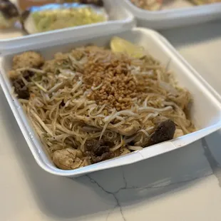 T4. Special Pad Thai