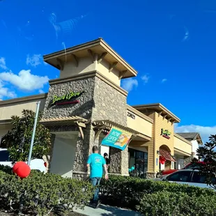 the outside of a restaurant