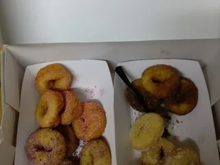 Itsy Bites Hot Mini Donuts