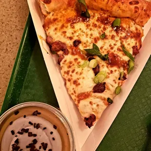 Bulgogi pizza and milk tea cheesecake