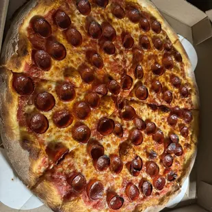 Pizza with pepperoni $19