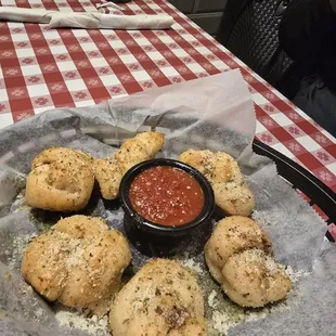 Garlic knots