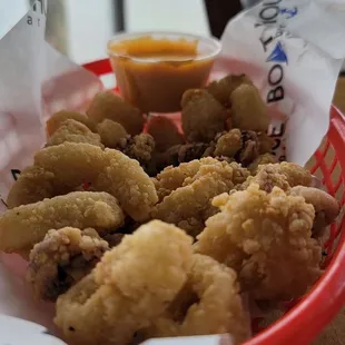 Crispy perfect Calamari at lunch. Calm and cool inside on a Tuesday.