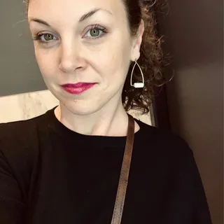 Kim R.