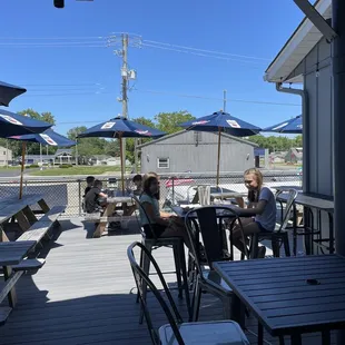 Lots of outdoor seating.