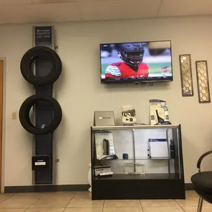 You can watch the game and drink some coffee while waiting... not bad!