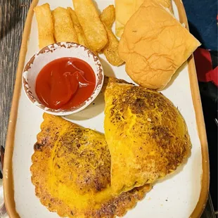Beef patty with rolls and fries. My kids enjoyed it. A bit too dry for my taste.