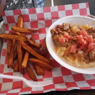 Pork sundae yuck.  Was soupy wet.