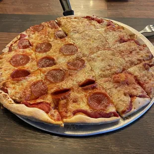 14" thin crust, half pepperoni/cheese w/extra sauce. Phenomenal pizza, 8.6/10.