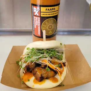 Seared chicken bao with lamicks sauce