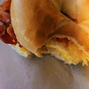 Bagel breakfast sandwich