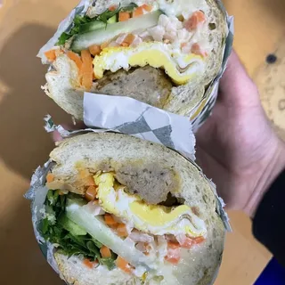 B10. Meatball & Egg Banh Mi (BM Xiu Mai Trung)