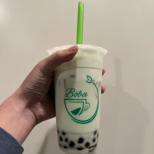 Kiwi milk tea with boba