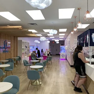 sushi and sashimi, interior