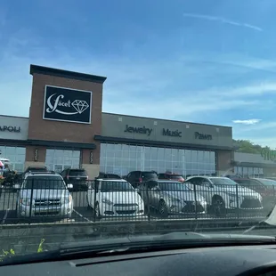 the shop is inside the mint bistro restaurant (on the right)