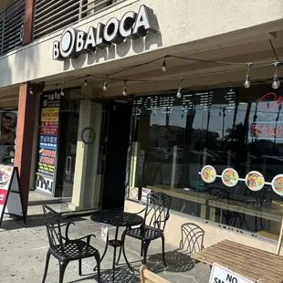 the outside of a restaurant