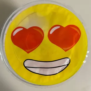 This plastic seal is on top, not a regular lid. I couldn't get it off (especially without spilling drink). Had to stab with a knife