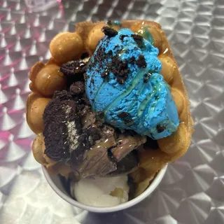 Bubble Waffle Cookie Monster Gelato