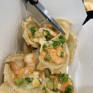 Bánh khot (scissors not included in order)