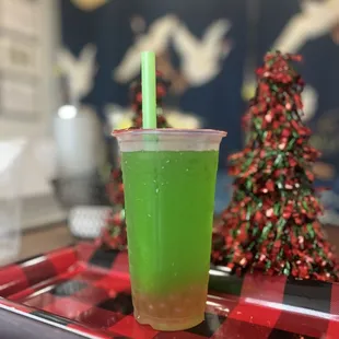 Honeydew lemonade with pomegranate popping