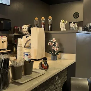 Area where you pick up drinks